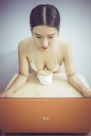 久久五月婷_超清HD高清在线观看